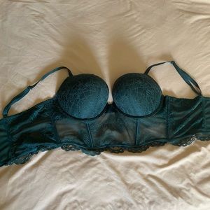 NWOT Victoria Secret Bombshell bra 38C lingerie